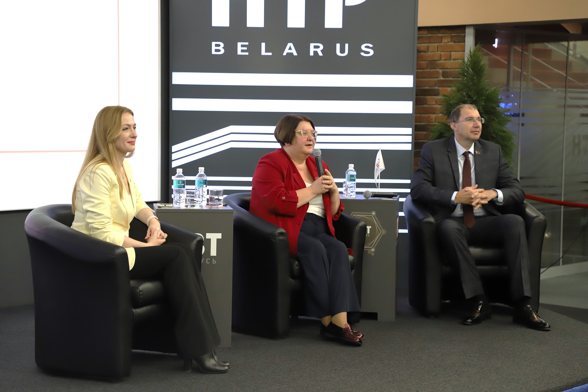 АУ спикеры.JPG