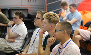 Students of the “Summer School for Young Analysts” visit Hi-Tech Park